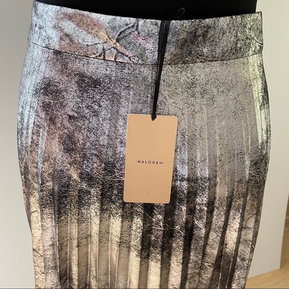 Halogen Metallic Pleated Skirt - Picture 4 of 7
